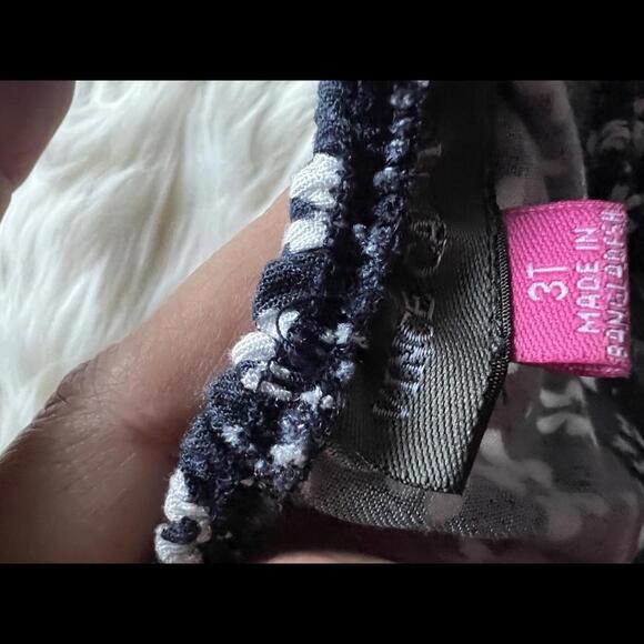 Vince Camuto size 3 T navy shorts set - Picture 2 of 3